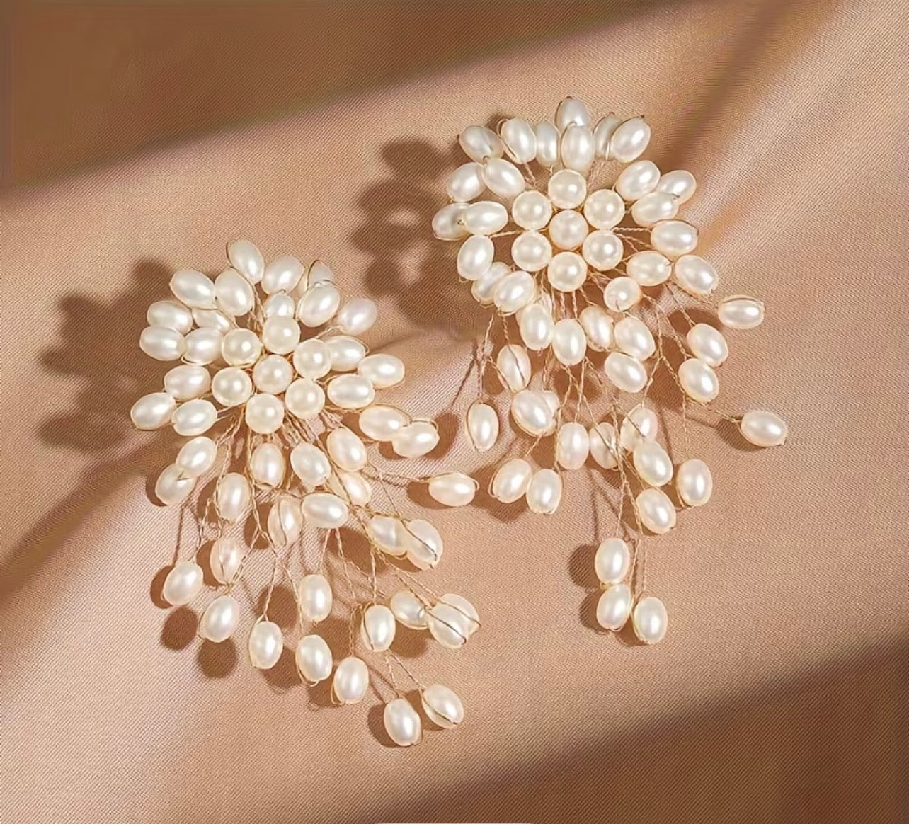 Pearly earrings