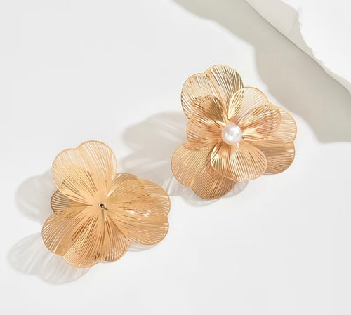 3D floral stud earrings