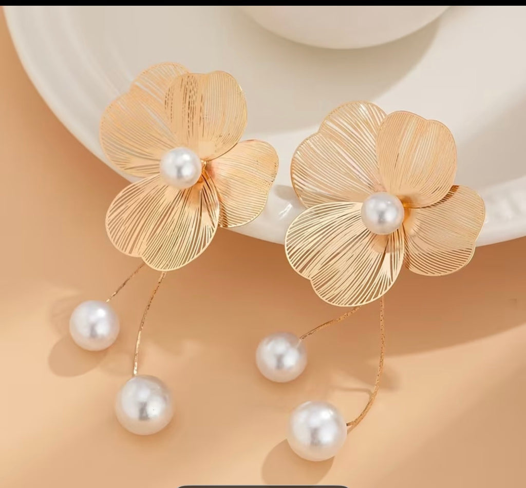 3D floral drop earrings