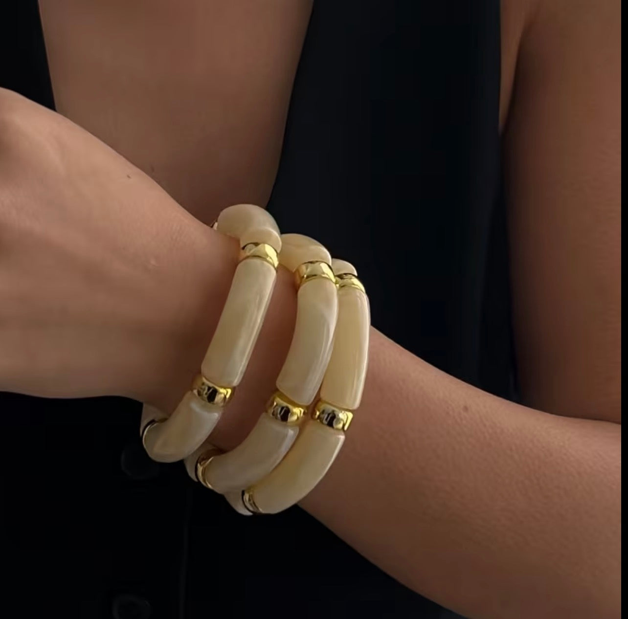 Mira acrylic bangle set