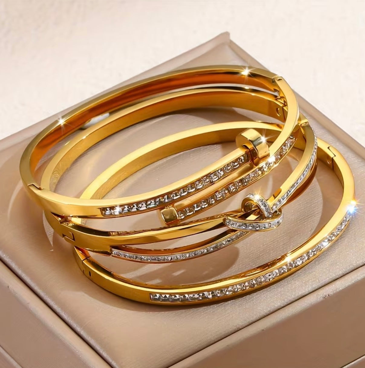 Nelly bracelet stack